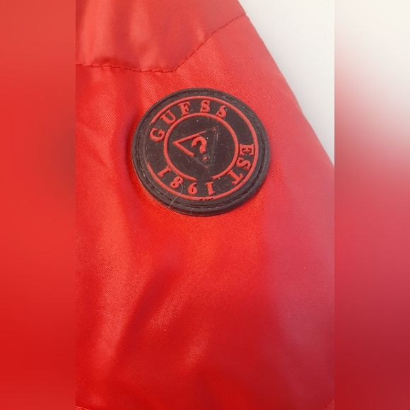 Bright red Guess puffer jacket - size large - Picture 3 of 7